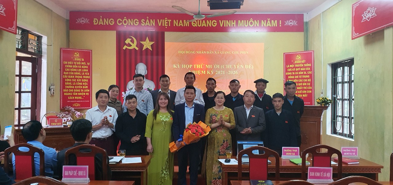 Hội đồng nhân dân xã Giàng Chu Phìn tổ chức Kỳ họp chuyên đề lần thứ 10